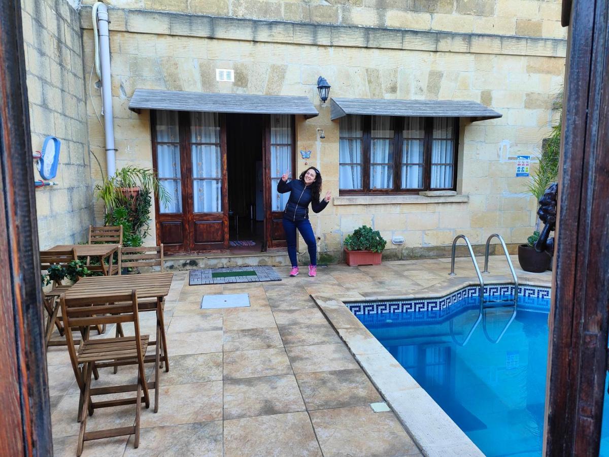 Grotto's Paradise Bed & Breakfast