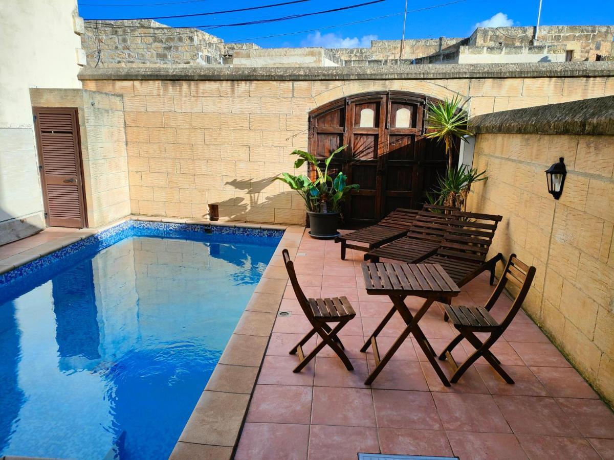 Grotto's Paradise Għarb