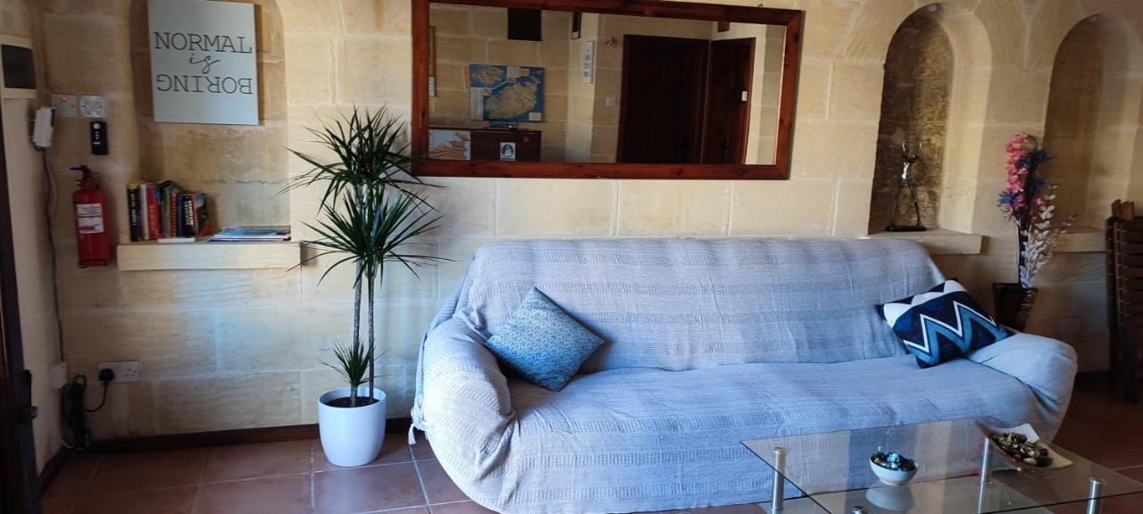 Grotto's Paradise Bed & Breakfast 3*